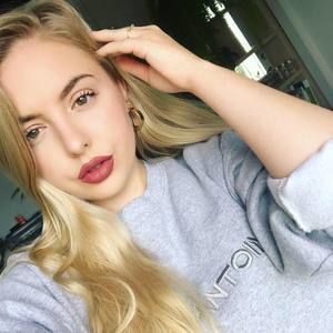 Meet your Posher, Béatrice